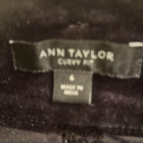 Black velvet Ann Taylor curvy fit jeans - Picture 2 of 2